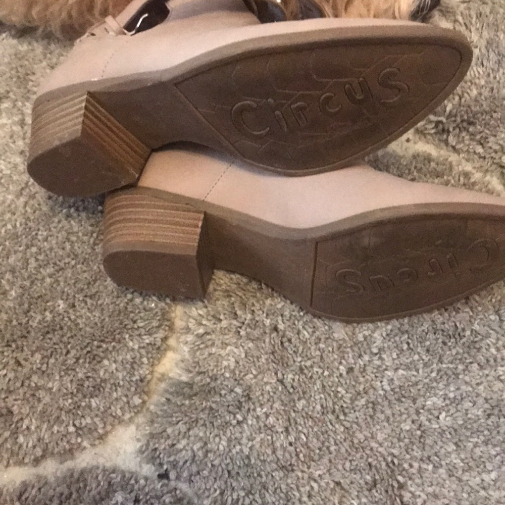 Bootie - Picture 3 of 3